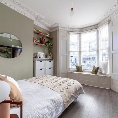 Arte Stays - 2 Bed Luxurious Flat, Garden, 5Min Dalston St., Parking Available, Serviced Accommodation - Up To 5 Ppl 런던 외부 사진